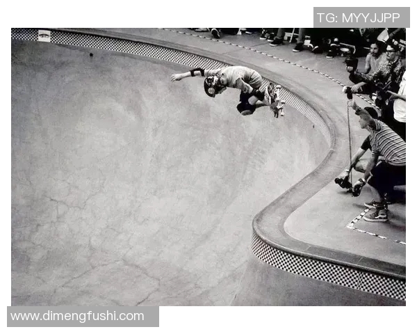 成都滑板队的蜕变与成长:世界滑板锦标赛背后的故事与启示 成都滑板队的蜕变与成长:世界滑板锦标赛背后的故事与启示