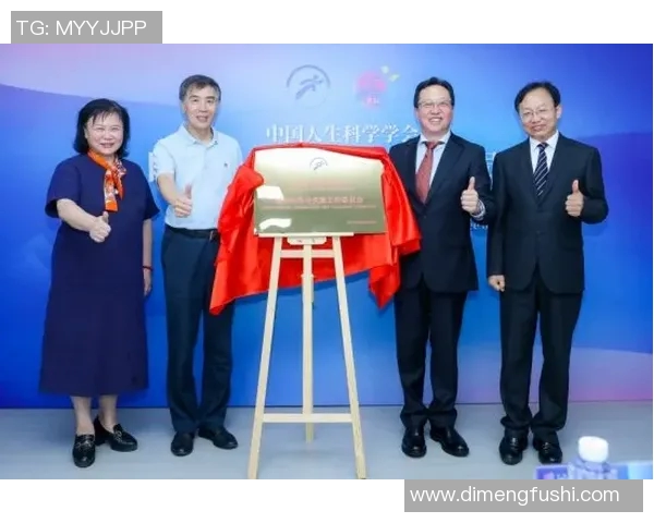 张秀英的英雄联盟人生：从新手到职业选手的深度对话与成长之路