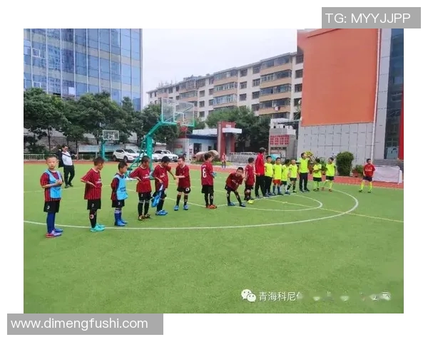 与足球明星同场竞技的难忘经历与成长感悟